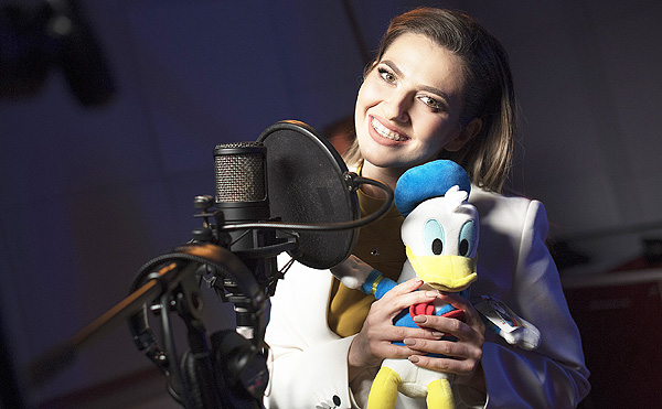 Lidia Buble interpreteaza coloana sonora din  noul serial, Povestirile Ratoiului, la Disney Channel
