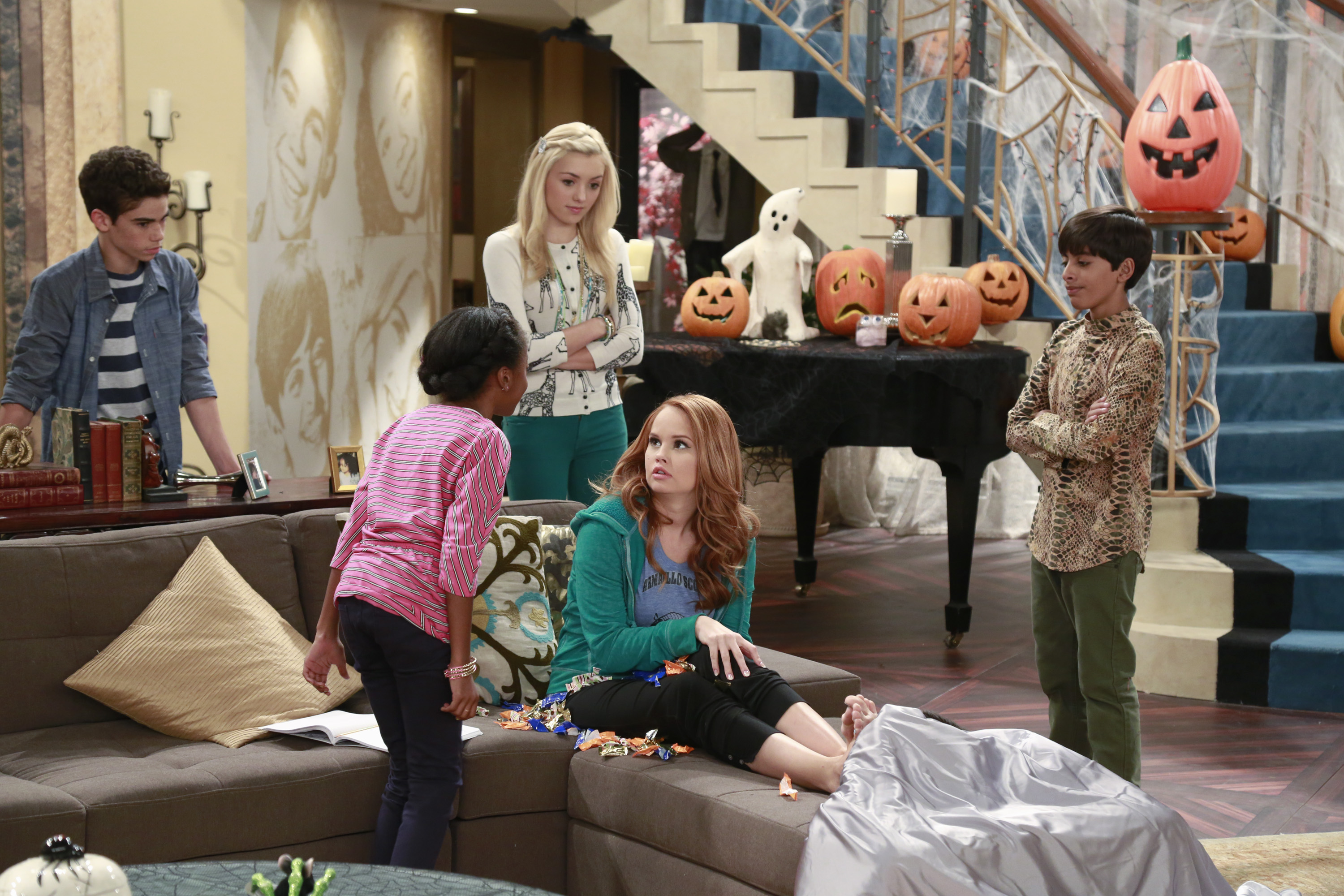 Disney Channel lanseaza al treilea sezon din cel mai popular serial de comedie pentru copii si familie "Jessie"