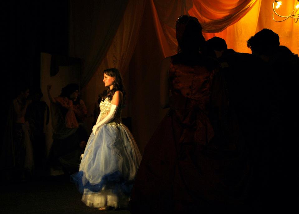 Doua noi categorii de locuri la piesa de teatru "Cenusareasa", promotie prietenoasa cu buzunarul mamicilor: 12, 5 si 17,5 lei!