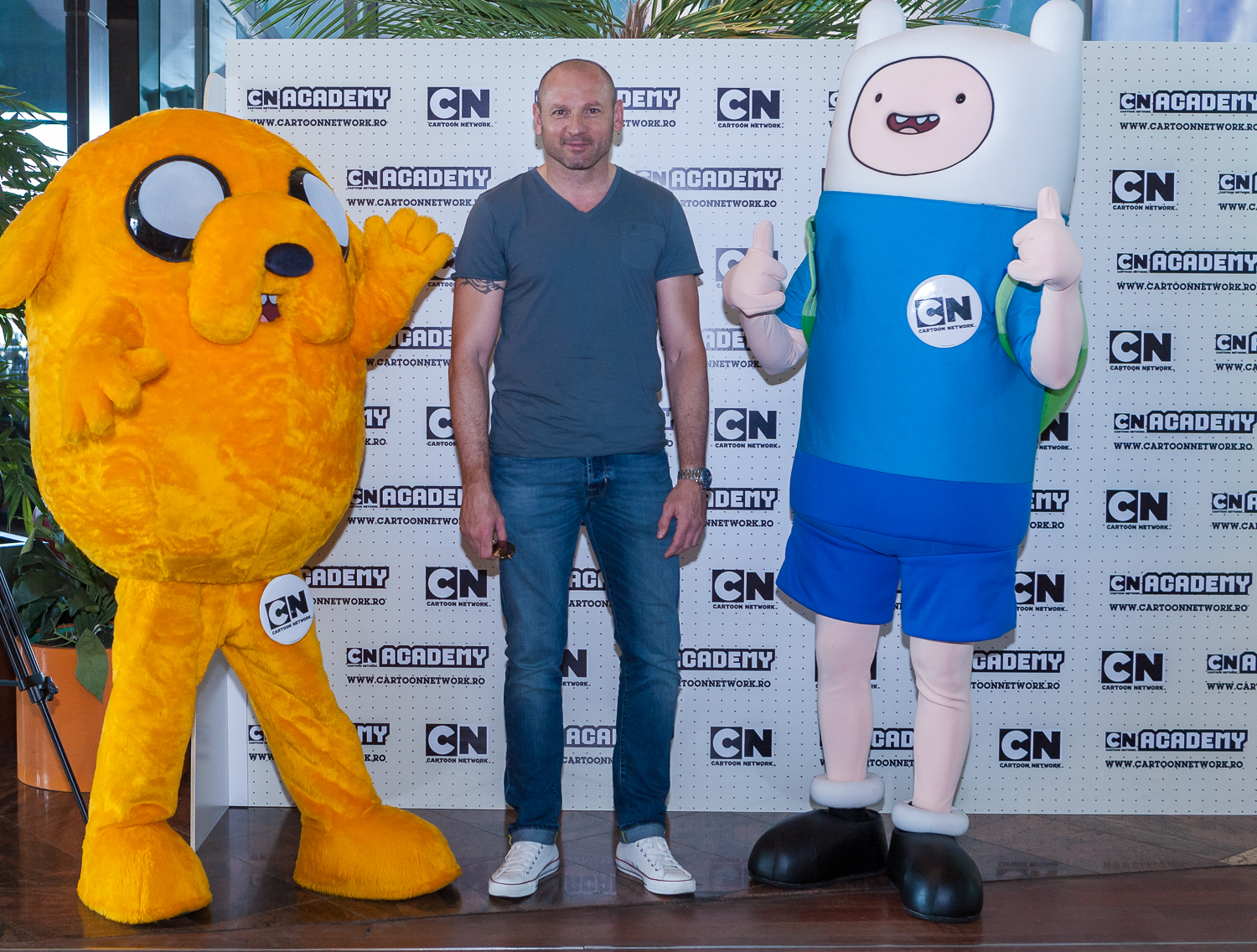 Academia Cartoon Network s-a lansat la Bucuresti in prezenta selectionerului echipei nationale de tineret, Bogdan Stelea! 