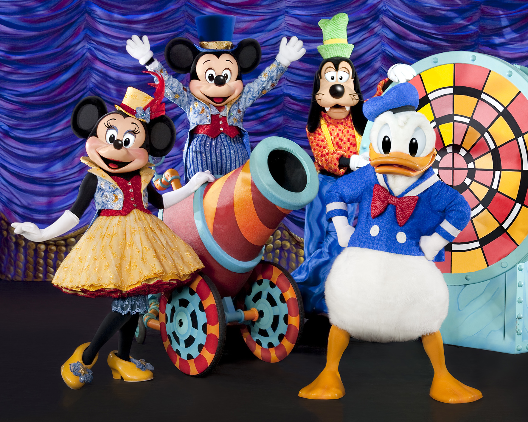 Costume de poveste in superproductia Disney Live! – Mickey’s Magic Show