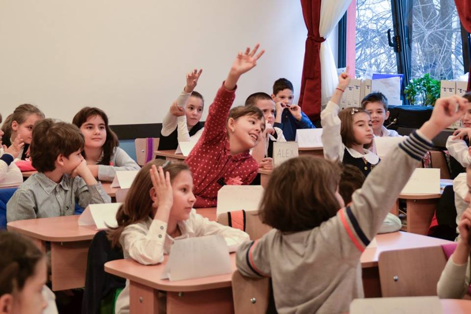 2.500 de elevi participa la "Ora de Educatie Rutiera"