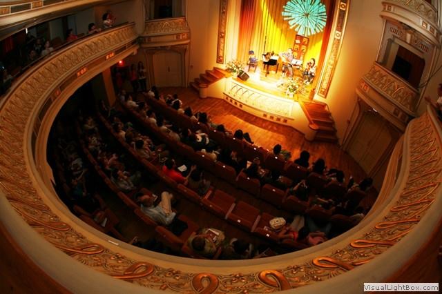 Pe 20 decembrie, la Tinerimea Romana, va avea loc cel de-al 9-lea spectacol al Scolii de Muzica Boem Club – Concertul „Iarna Muzicala”!
