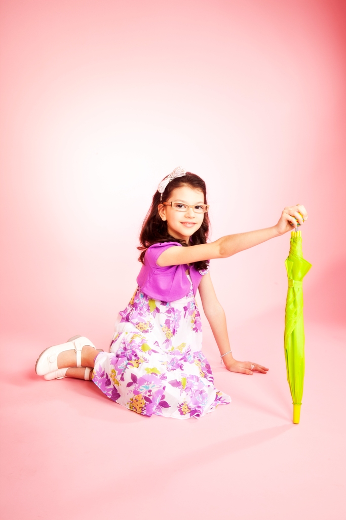 Cleopatra Stratan te trimite la Disneyland Paris