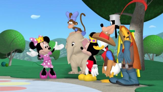 DUMINICA NE IMBRACAM FRUMOS