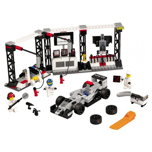 Oprirea la boxe McLaren Mercedes