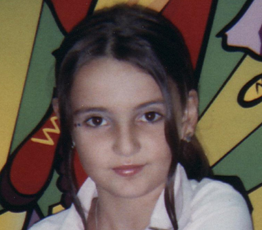 Sunt o fire sensibila, dar ma enervez cam repede. Uneori si eu sunt cam
enervanta, dar doar uneori. In gemeral nu prea ma cert cu colegele si
colegii. Iarna cred ca sunt cea mai 