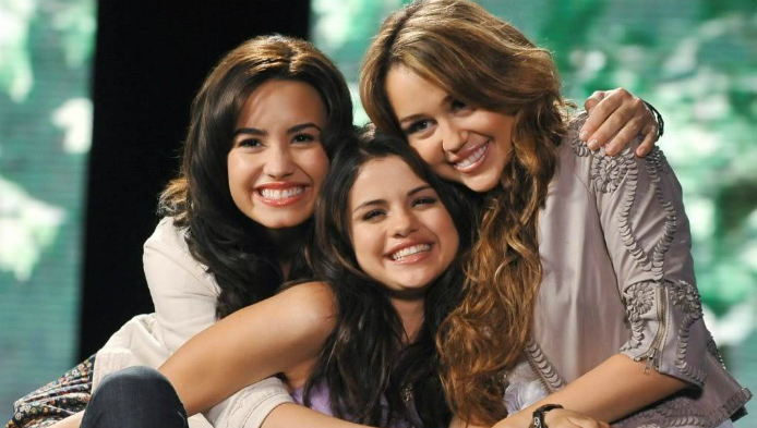 Miley, Demi sau Selena?