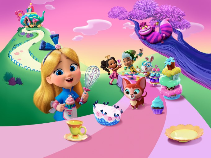 ALICE &Icirc;N COFET&Atilde;RIA MINUNILOR