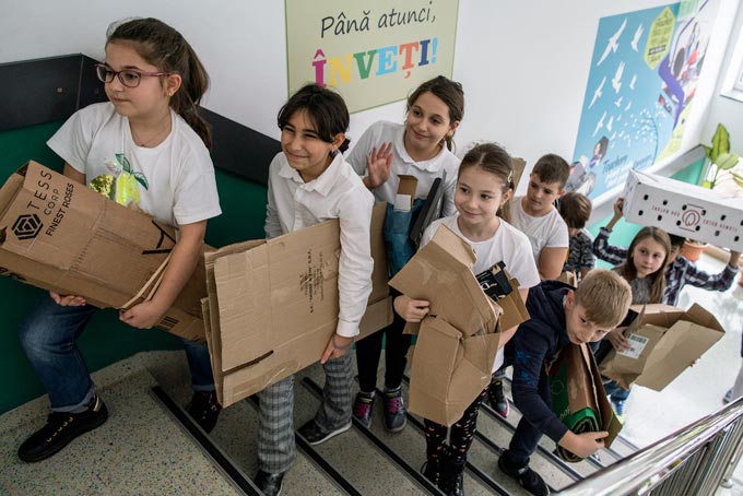 Armata Selectarii Atente a Plasticului Scoala 24 Armata Selectarii Atente a Plasticului Scoala 24