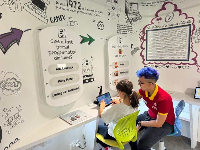 Studio tech interactiv pentru copii 