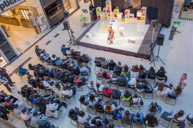 Spectacolul „Vape Me In” Spectacolul „Vape Me In”