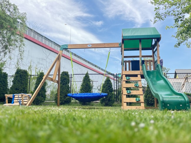 Loc de joaca din lemn, foto by gardenway.ro