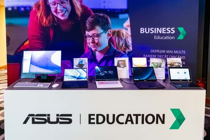 Asus Educatie