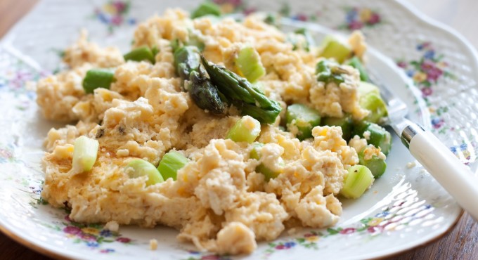 Omleta clasica simpla sau in combinatie cu alte ingrediente